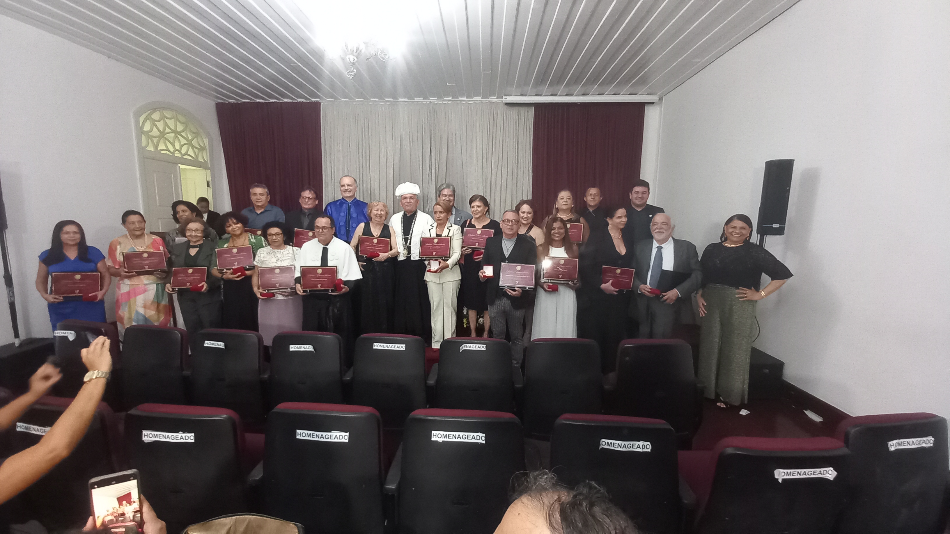 “A imortalidade renasce assim”: Palmas Universitárias homenageia construtores da história da UFMA, no Palácio Cristo Rei