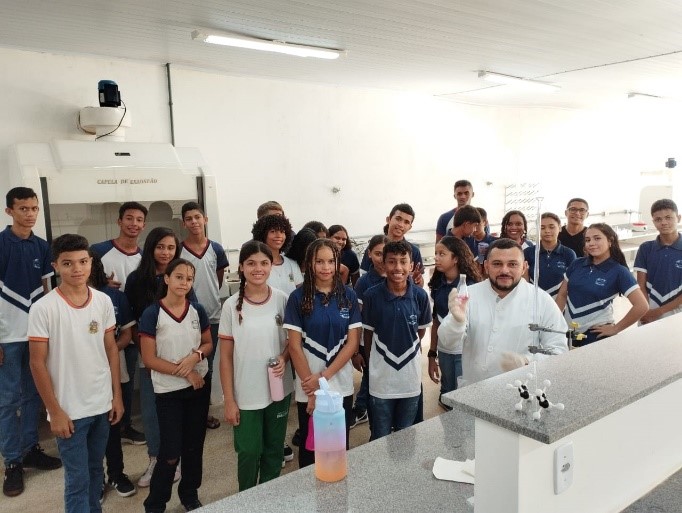 Alunos da Escola Municipal Elias Alfredo Cury visitam o Câmpus Balsas da UFMA pelo projeto Viva Campus!