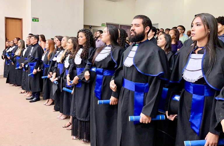 Curso de Pedagogia da UFMA Imperatriz realiza Colação de Grau Especial