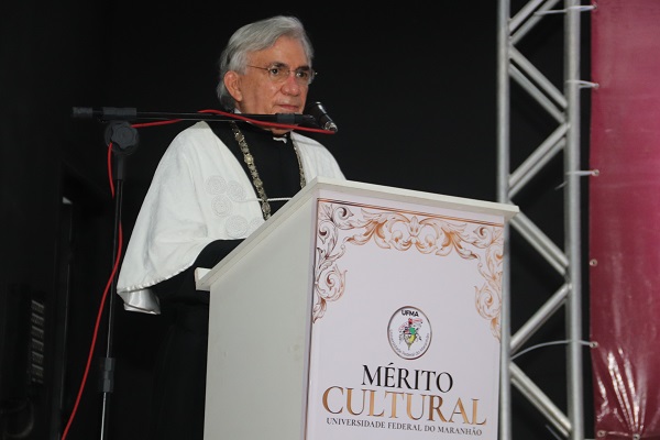 Discurso reitor no Mérito Cultural.JPG