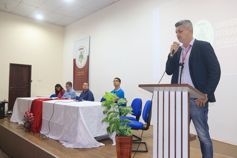 Equipe da Proen e Proec discutem a curricularização da extensão no Centro de Ciências de Imperatriz (2).jpg