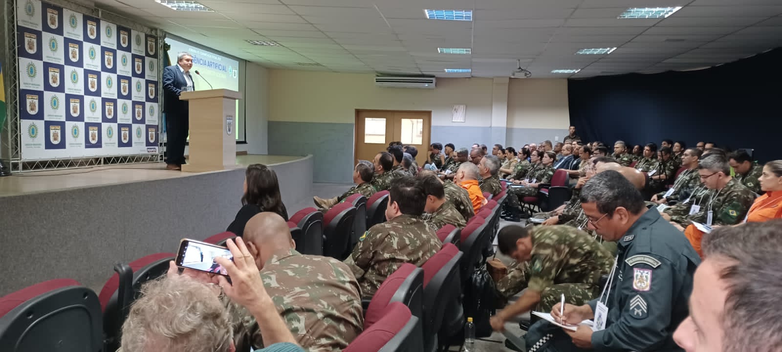 Inteligência Artificial: professor da UFMA realiza palestra em evento nacional de comunicação do exército, no Rio de Janeiro