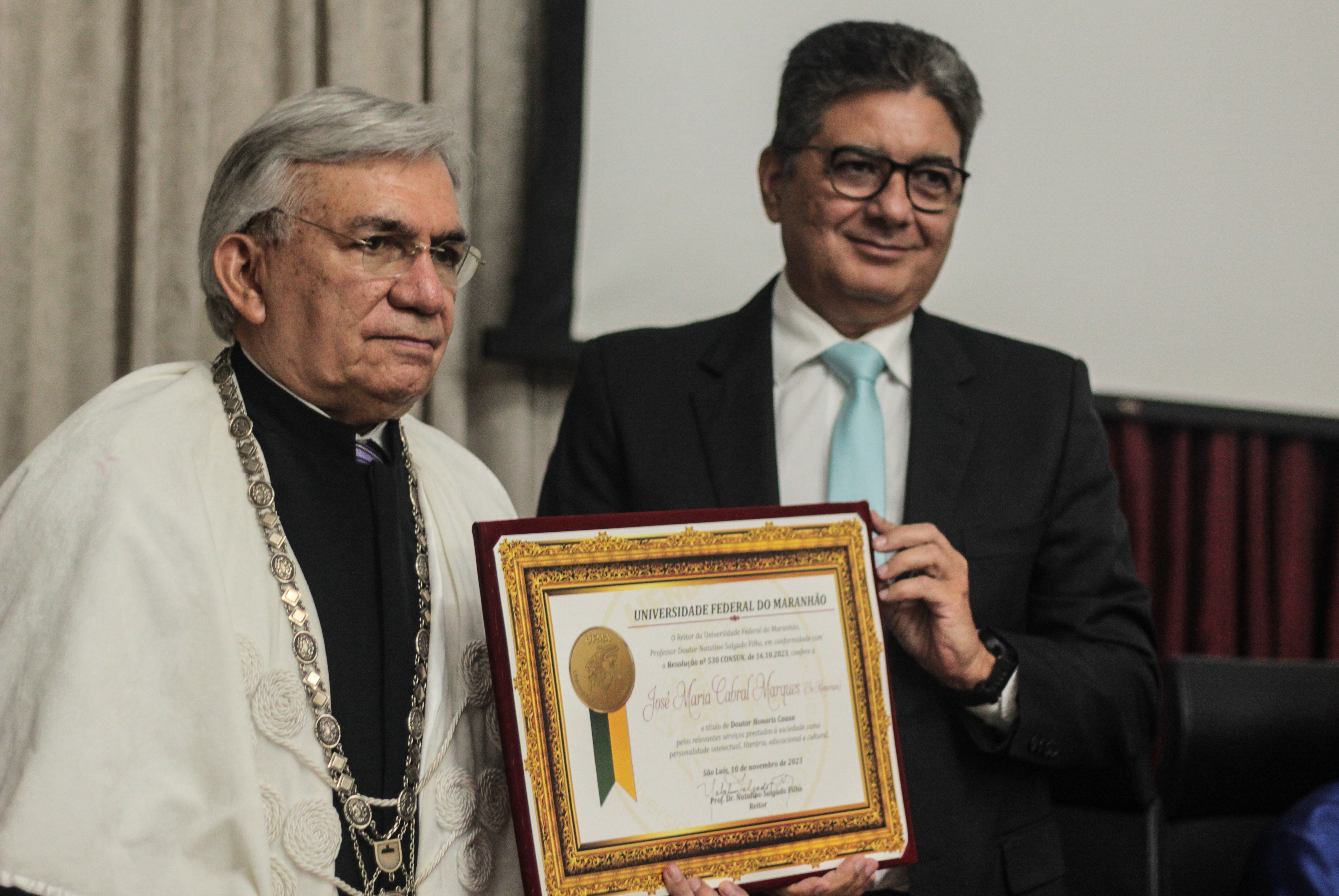 José Maria Cabral Marques é titulado Doutor Honoris Causa em cerimônia realizada no Palácio Cristo Rei