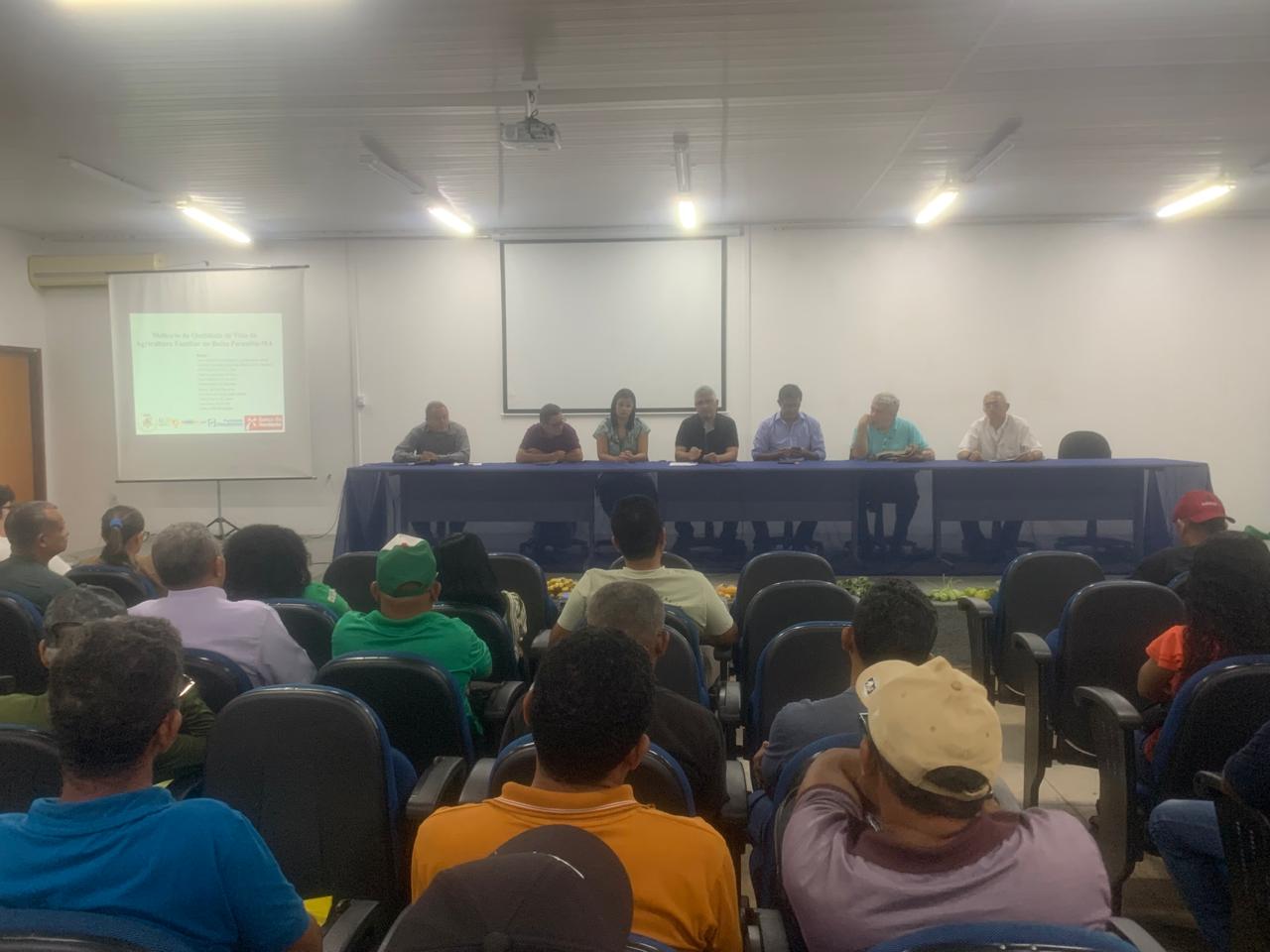 Núcleo de pesquisa da UFMA apresenta projeto agroecológico a agricultores familiares do Baixo Parnaíba