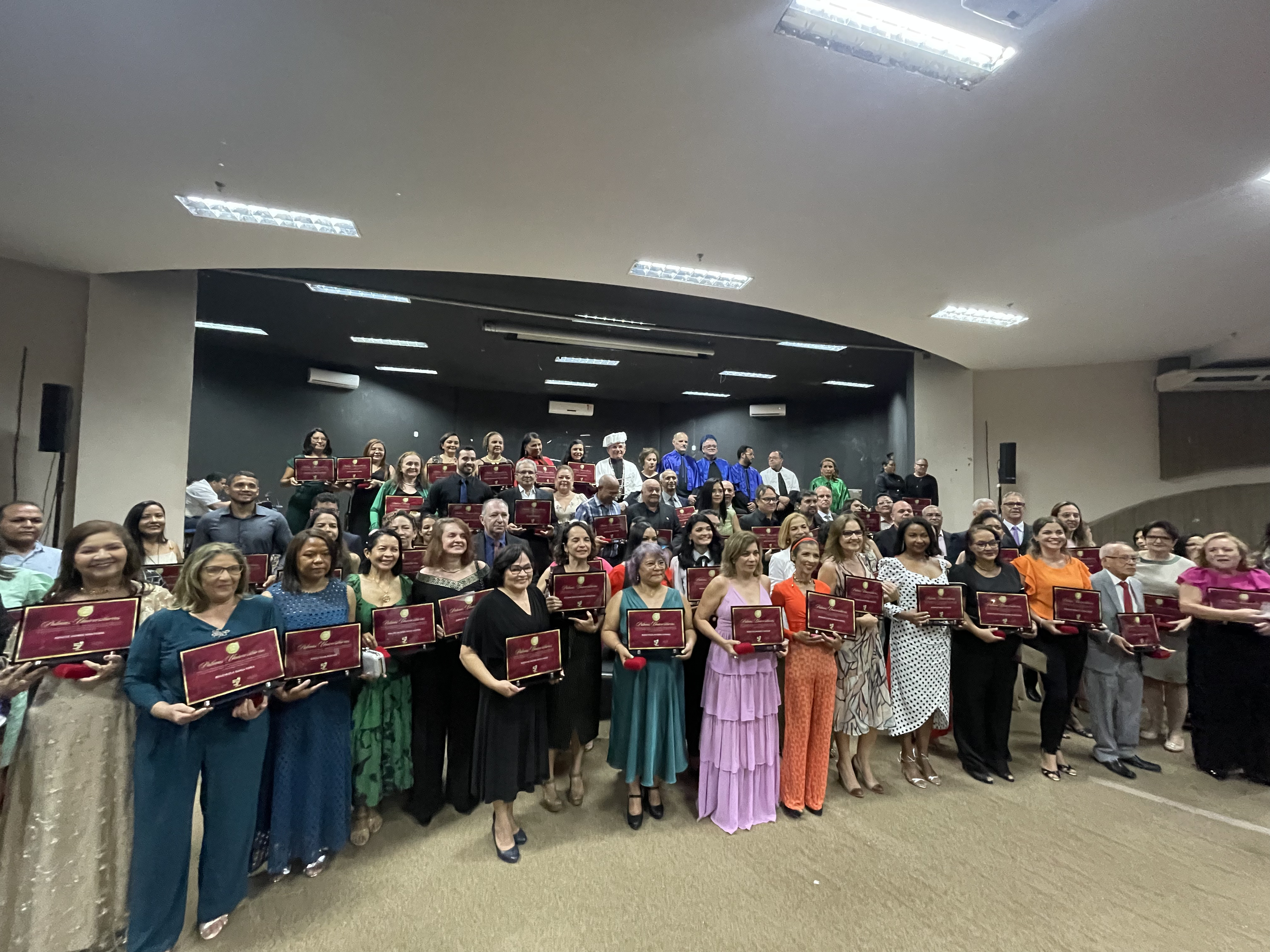 Palmas Universitárias: UFMA comemora 57 anos com homenagem a servidores