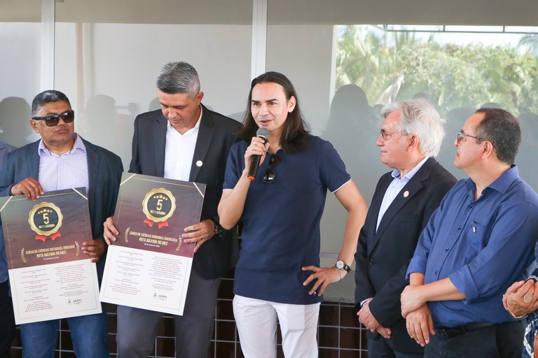 Reitor Da Ufma Inaugura Pr Dio Do Curso De Medicina Do Centro De