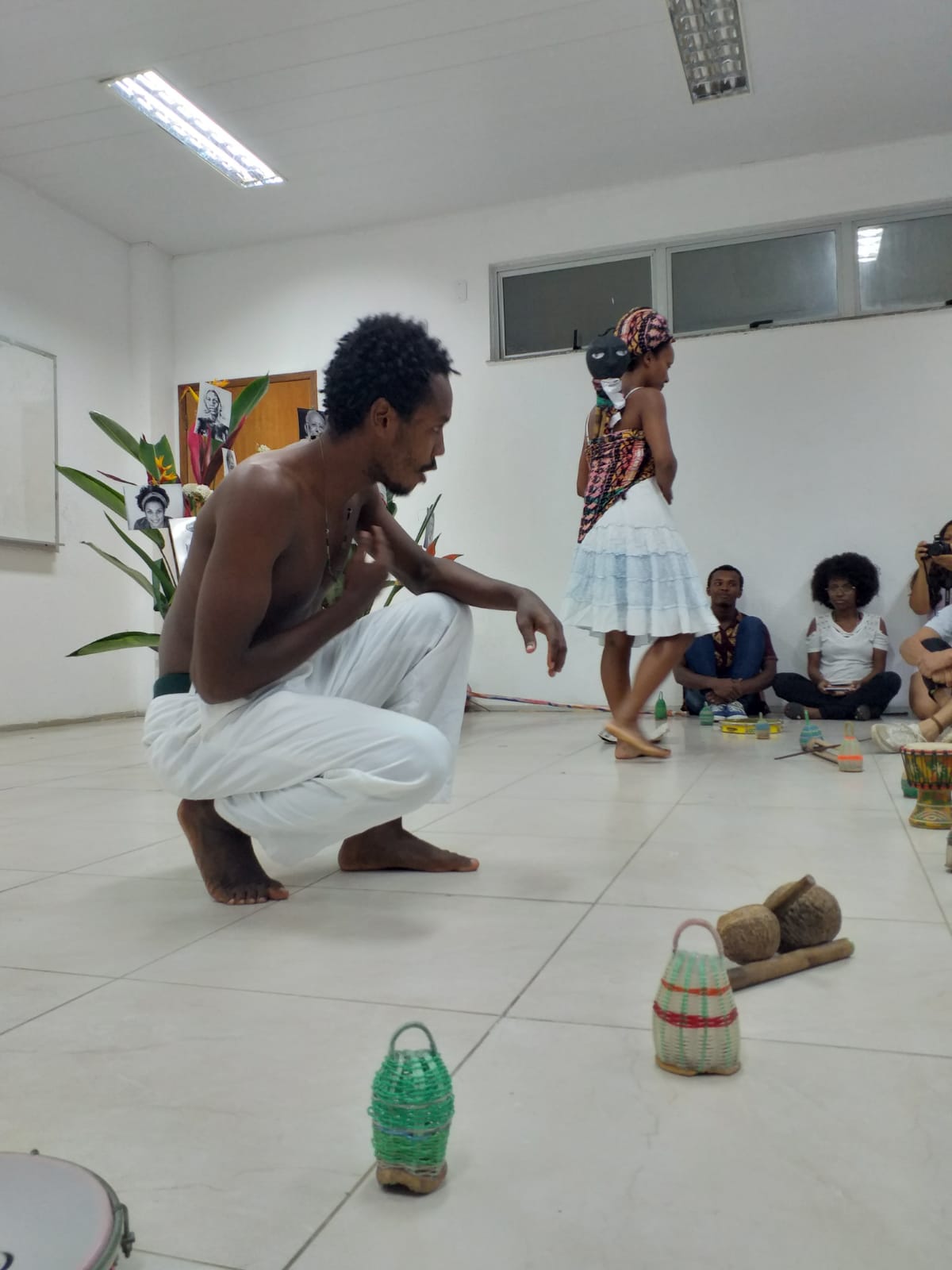 Trabalho de egresso do curso de Estudos Africanos propõe diálogo sobre questões étnicos raciais por meio da capoeira.jpeg