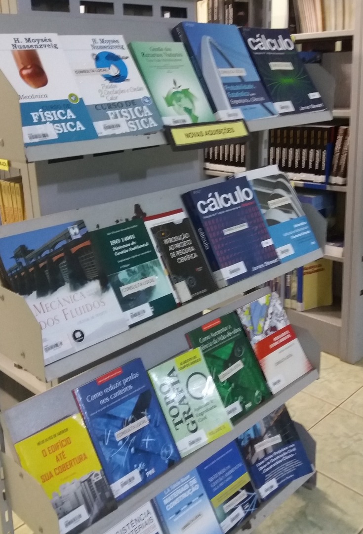 Livros do acervo da Biblioteca da UFMA/Balsas