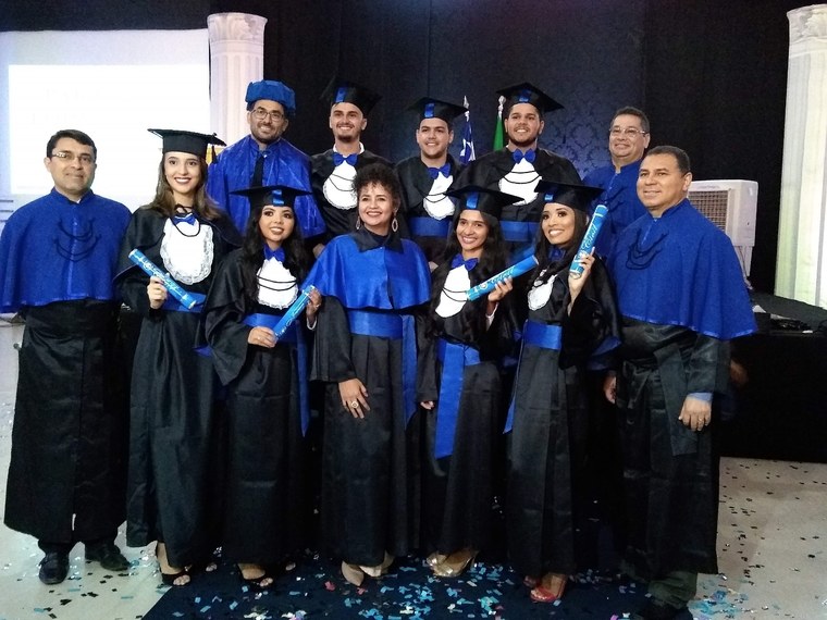 Primeira turma formada pelo Curso de Engenharia Civil