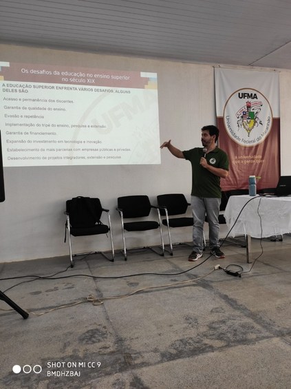 Desafios no ensino superior O pedagogo Rafael Campos em palestra sobre os desafios no ensino superior