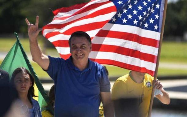 A NOSSA BANDEIRA JAMAIS SERÁ VERMELHA_STILL.jpeg