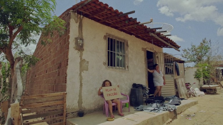 Pega-se Facção - Still 02.jpg