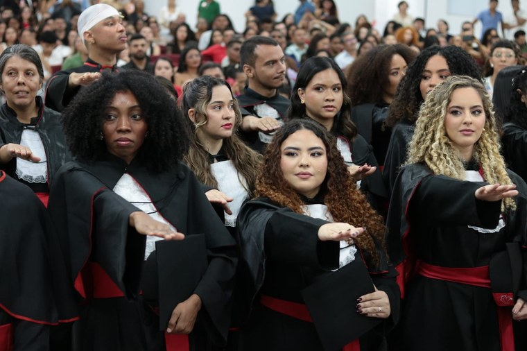 Centro de Ciências de Imperatriz celebra a Colação de Grau de 136 novos profissionais do segundo semestre de 2025
