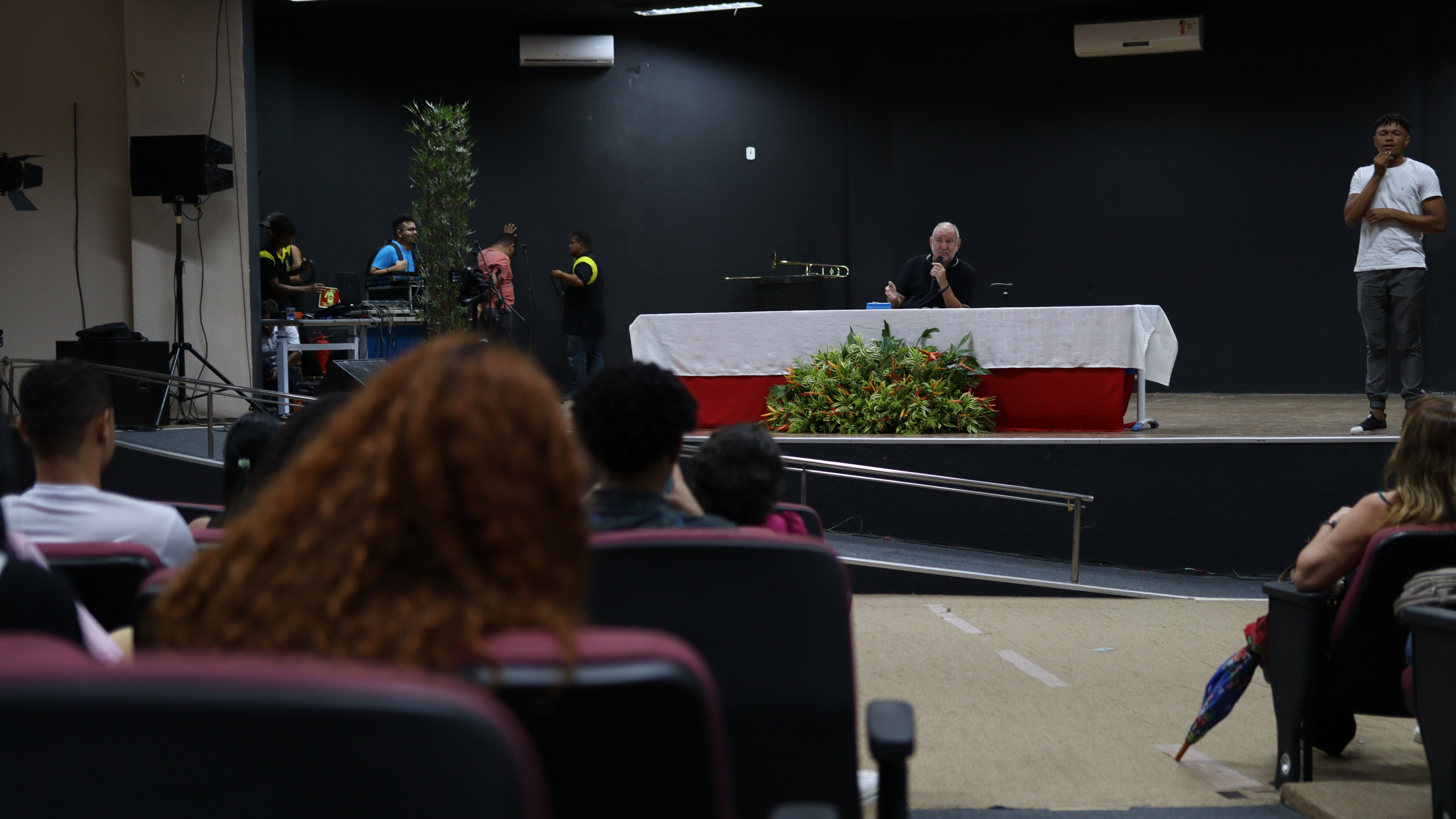 Abertura do XVII Encontro Humanístico da UFMA foi realizada nesta segunda-feira, 19