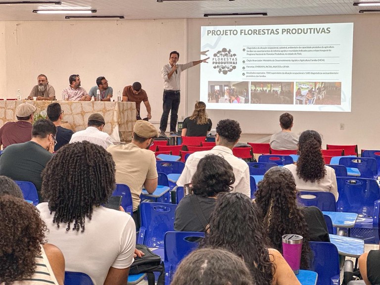 1º Seminário do Grupo de Pesquisa em Economia, Inovação e Meio Ambiente (GEIA) discute estratégias para o desenvolvimento sustentável do Estado