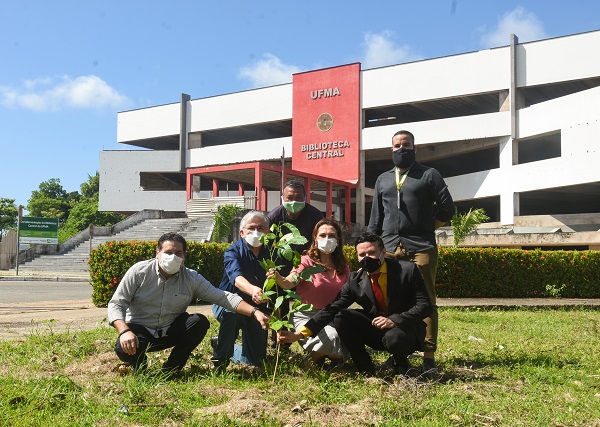 Academia Maranhense de Cultura Jurídica, Social e Política realiza plantio na UFMA, em homenagem a Antonio Lopes.jpg