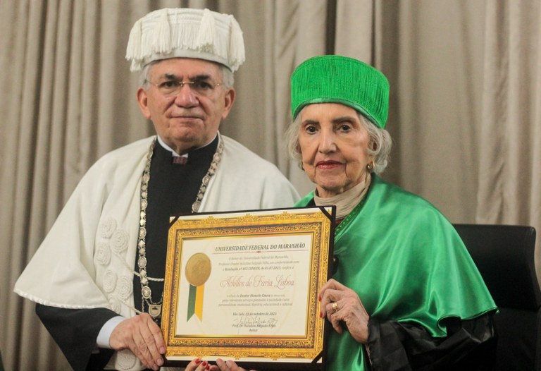 Achilea Cândida Lisboa Bittencourt e Aquiles de Faria Lisboa são titulados Doutores Honoris Causa pela UFMA