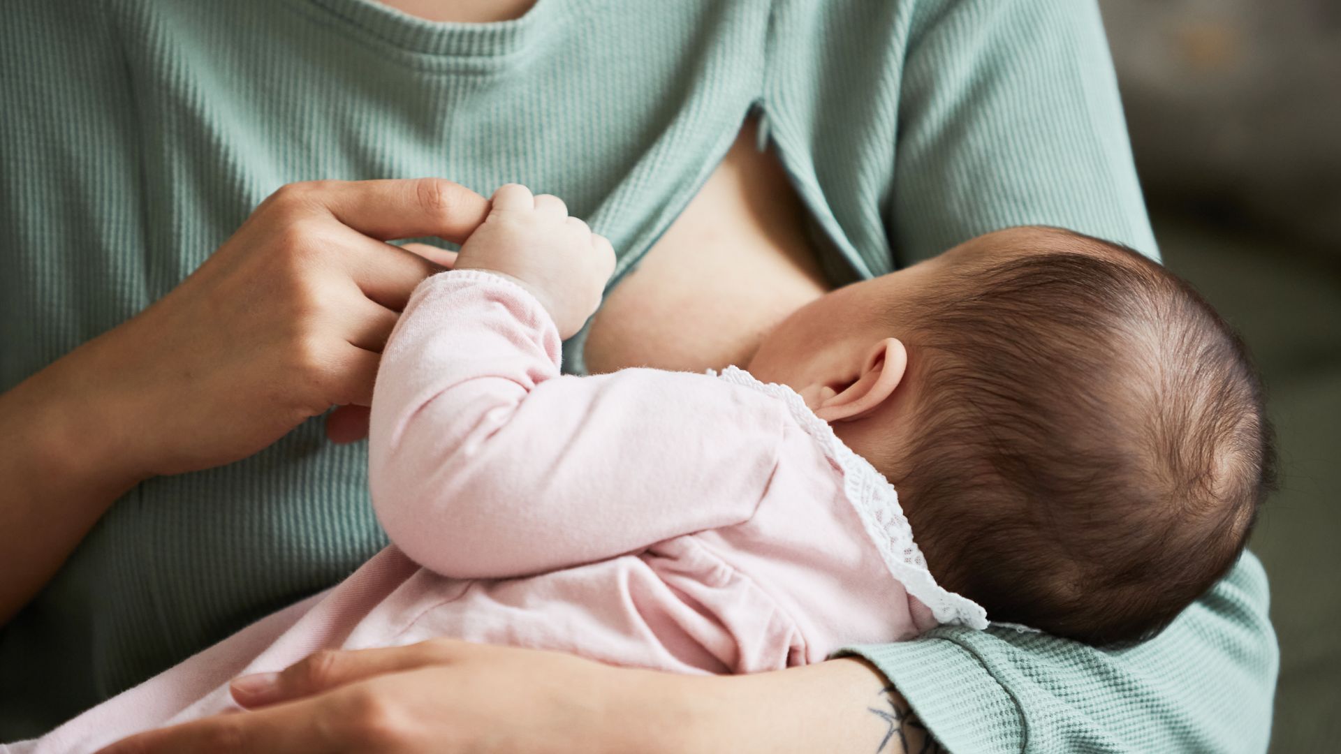 Agosto Dourado: aleitamento materno é foco de campanha mundial pela saúde da mãe e do bebê