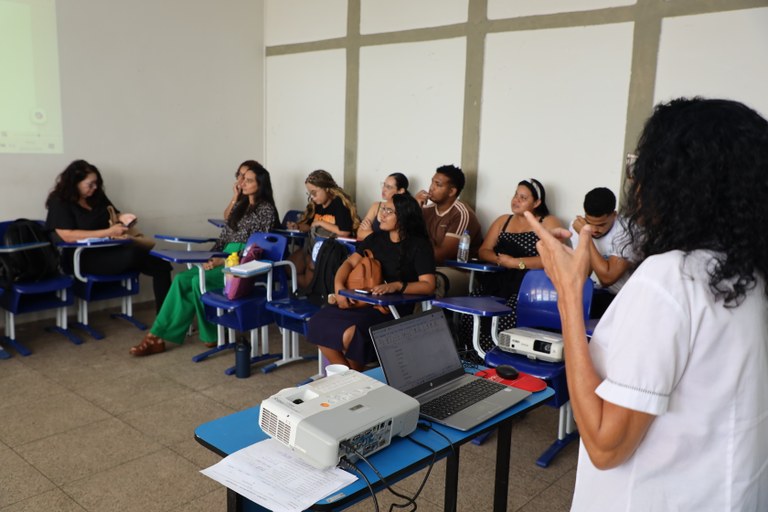 Alfabetiza São Luís: projeto da UFMA realiza formação de bolsistas