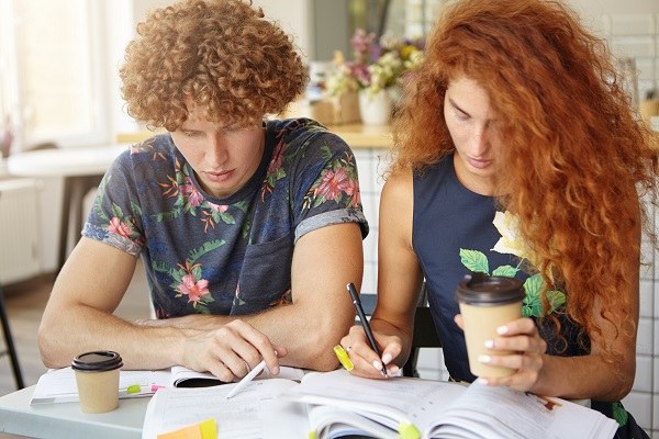 universitários freepik.jpg