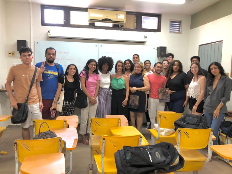 Alunos do Curso de Comunicação Social – Rádio e TV da UFMA lançam podcast que aborda saúde mental com humor