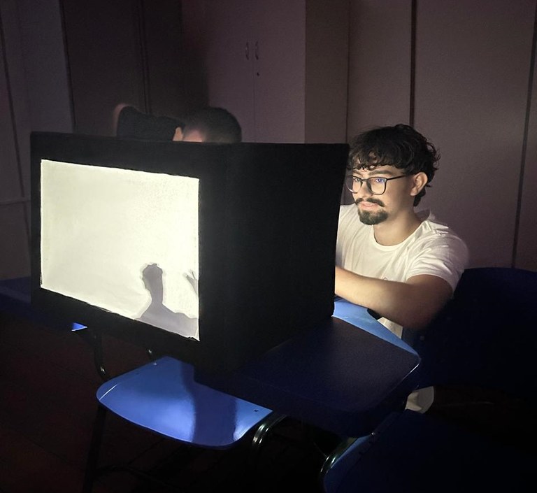 Aprendizagem artística: curso de Teatro da UFMA realiza oficina de Teatro de Sombras