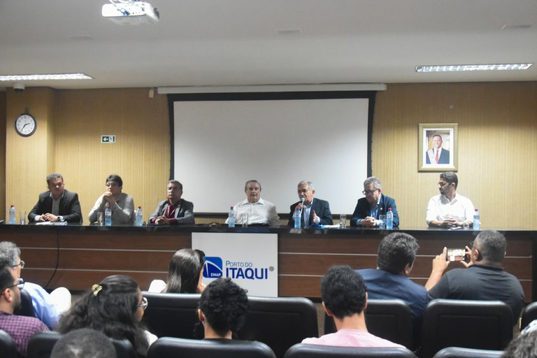 Aula magna marca início da primeira turma do Curso de Engenharia de Transportes