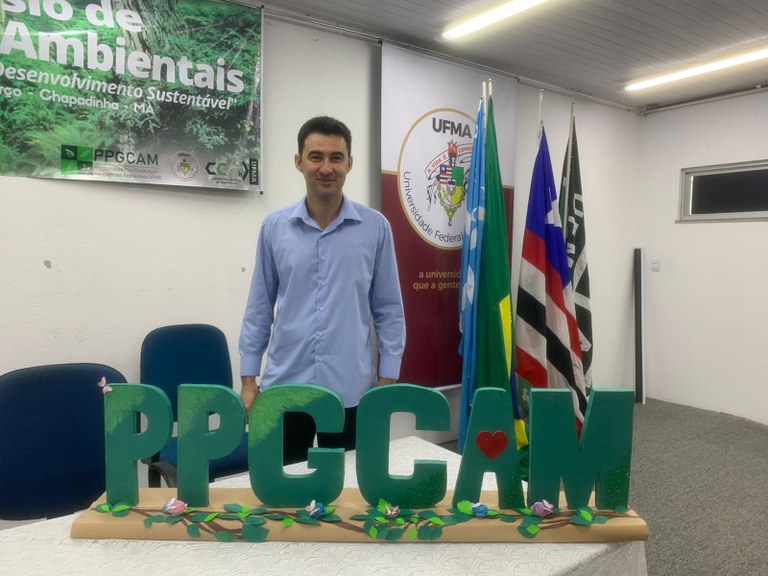 O professor Samuel Vieira Brito, em sua apresentação, fez uma retrospectiva da história da criação do PPGCAM