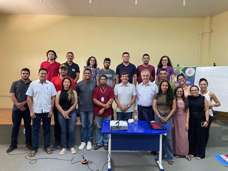 Centro de Ciência de Chapadinha recebe pesquisador espanhol para discutir o uso de drones na agricultura de precisão