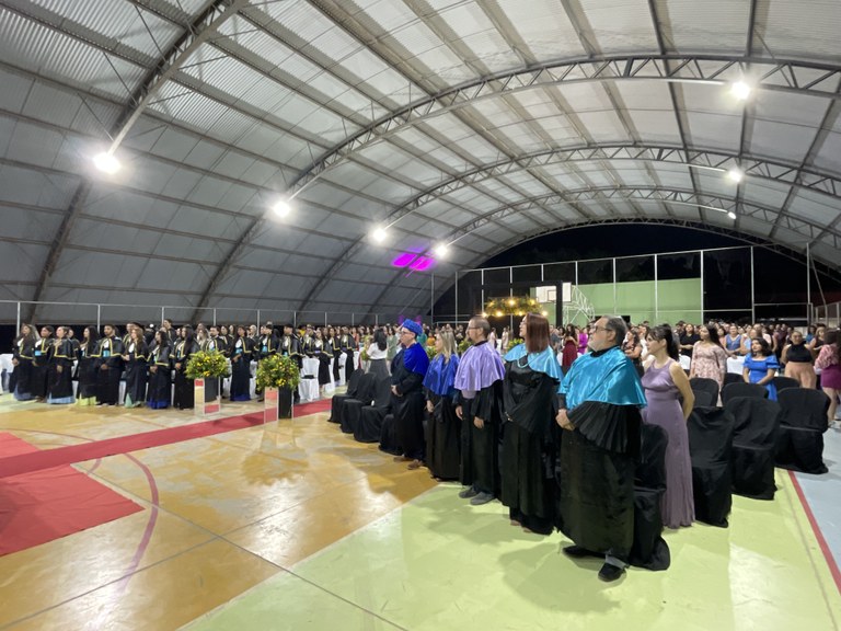 Colação de Grau: êxito depois das dificuldades emociona Centro de Ciências de São Bernardo