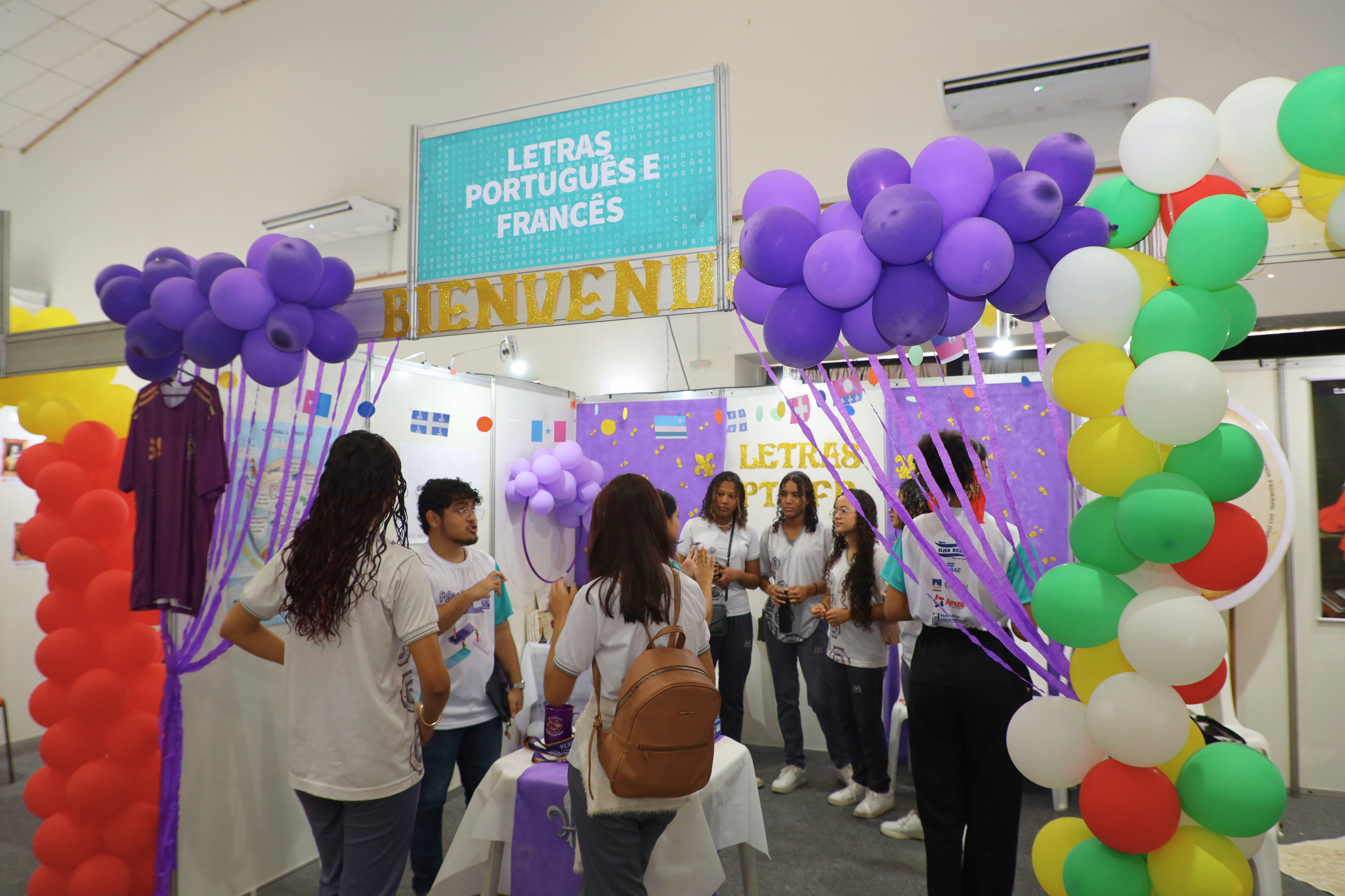 Com expectativa de atrair mais de dez mil visitantes, UFMA apresenta cursos de graduação na Feira das Profissões