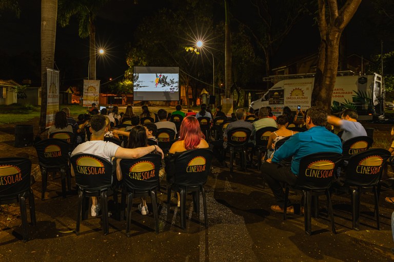Com o apoio da UFMA, Furgão do CineSolar estaciona em São Luís e São José de Ribamar com sessões de cinema movido a energia solar, pipoca e atrações de gratuitas