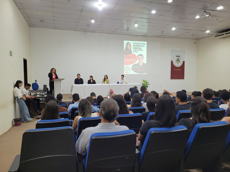 Curso de direito da UFMA Imperatriz realiza palestra sobre conciliação e mediação judiciária