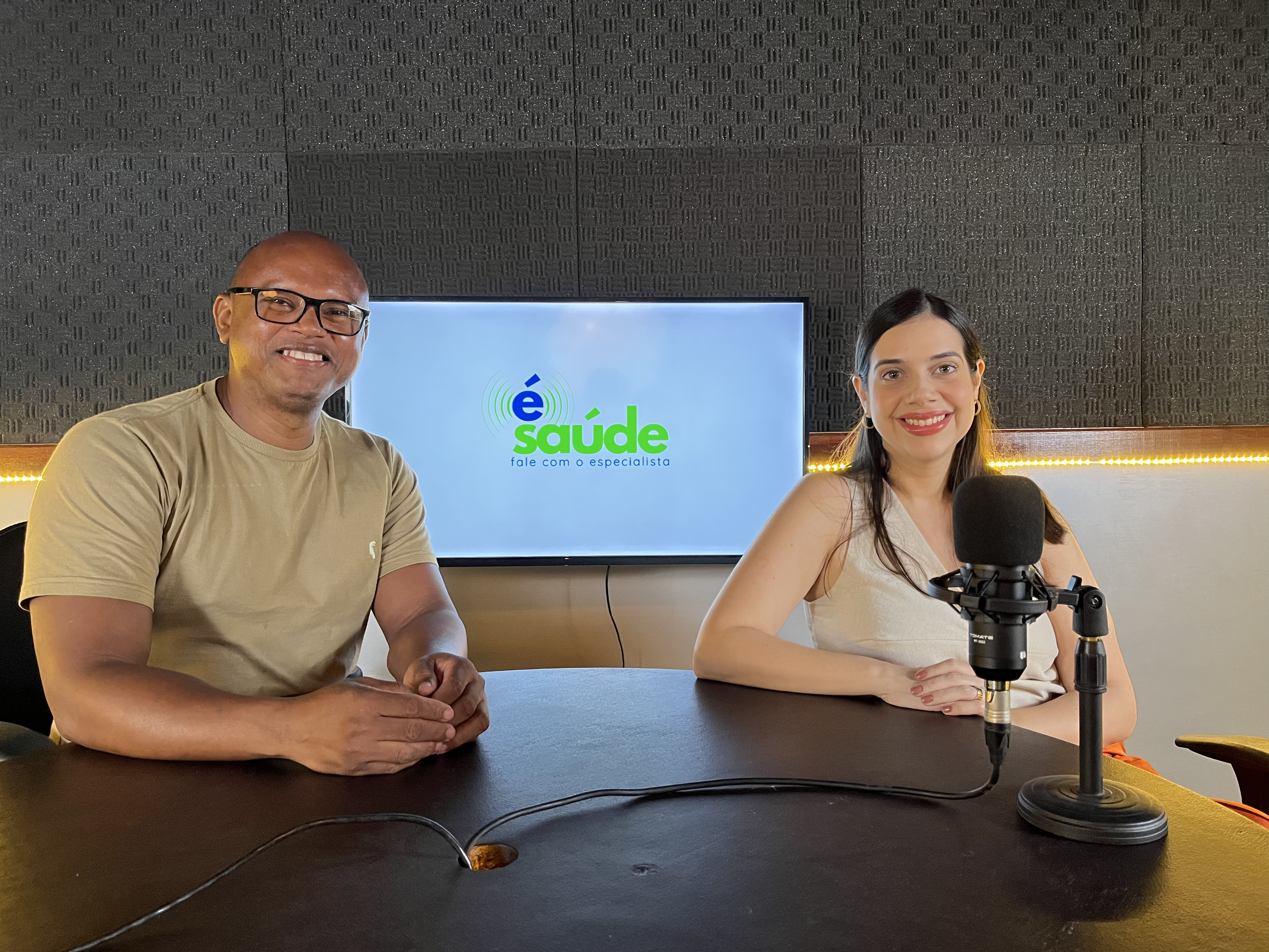 Dermatologista orienta sobre sintomas, prevenção e tratamento do câncer de pele em entrevista à Universidade FM