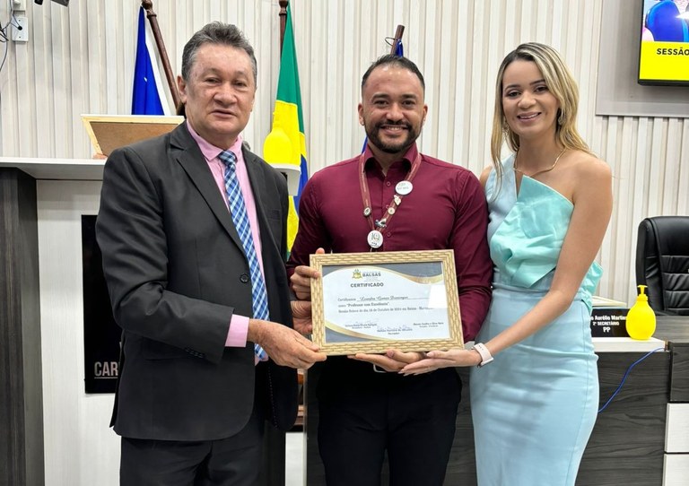 Docente do Centro de Ciências de Balsas recebe homenagem da Câmara Municipal do Balsas