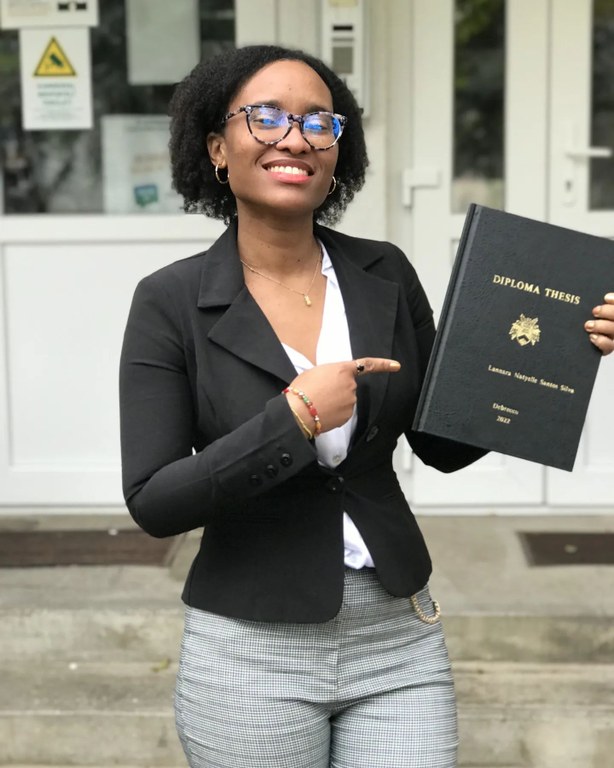 Egressa do Centro de Ciências de Chapadinha conclui mestrado na Hungria.jpeg