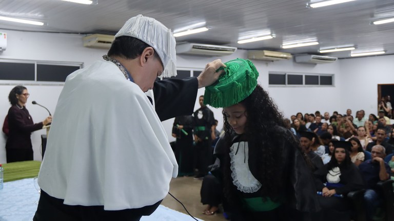 Emoção e entusiasmo marcam colação de grau no câmpus de Chapadinha