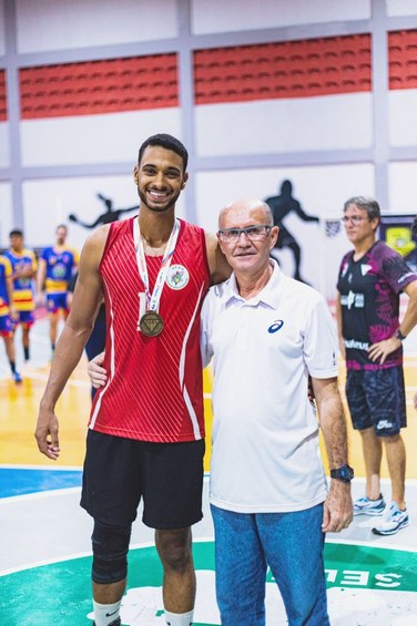 ENTREVISTA Mestrando em Educação Física, capitão do time de voleibol da UFMA, conta sua história no esporte e as expectativas para os JUBs 2022 (5).jpeg ENTREVISTA Mestrando em Educação Física, capitão do time de voleibol da UFMA, conta sua história no esporte e as expectativas para os JUBs 2022 (5).jpeg
