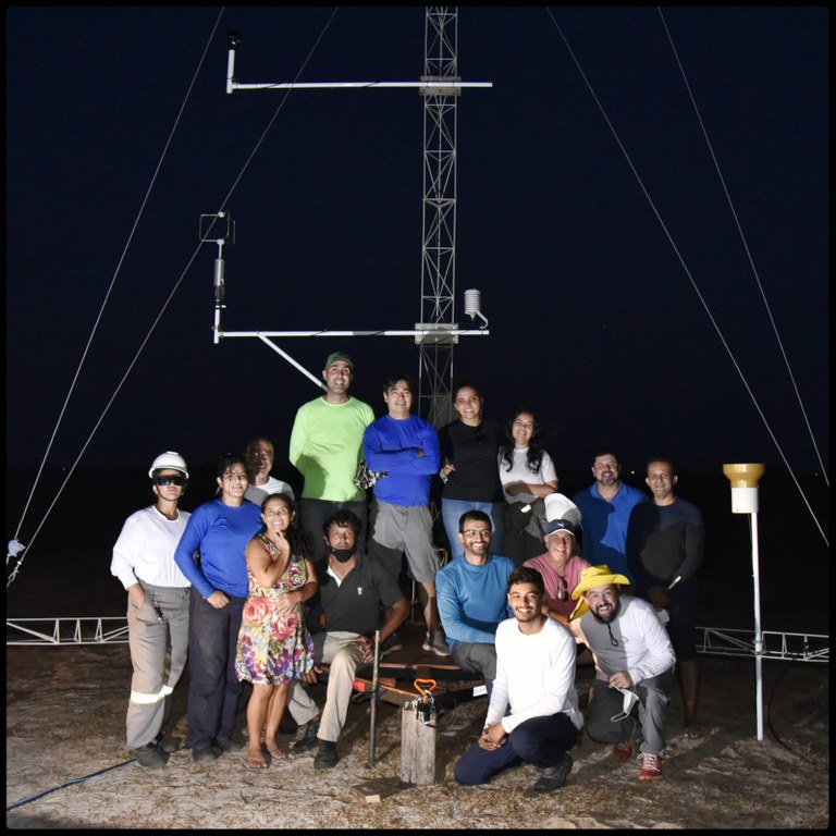 Equipes da UFMA instalam torres micrometereológicas do projeto Eosolar, em Paulino Neves - MA.jpg