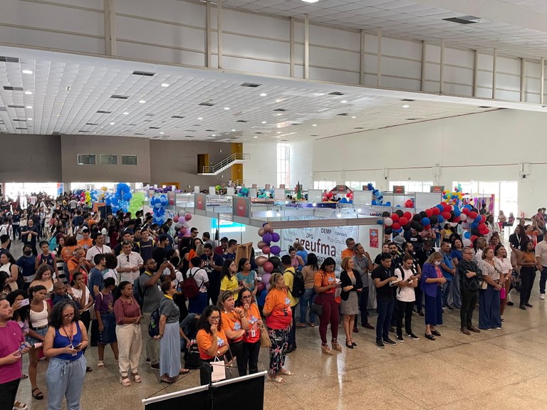 Feira das profissões 2023 é aberta com grande participação de estudantes