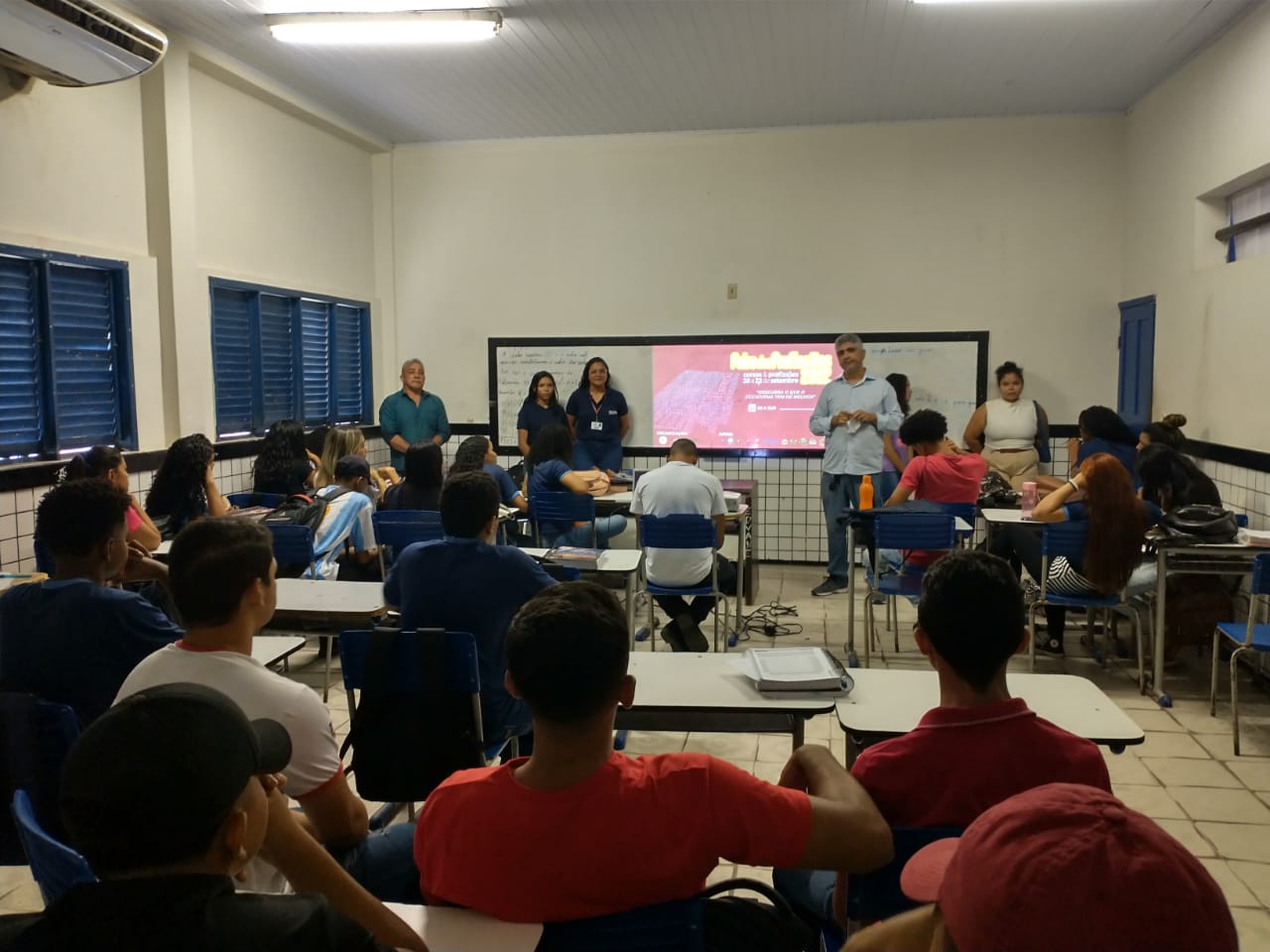 Feira das Profissões encerra com visita a escolas públicas e privadas de Chapadinha (3).jpeg