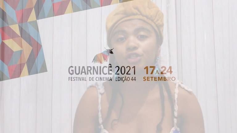 Entrevista jessica - videoclipe batidao.00_02_02_23.Still002.jpg