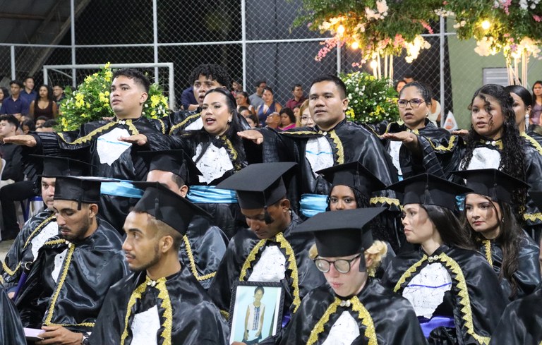 Formandos celebram conquistas e identidade cultural nas colações de grau da UFMA em São Bernardo