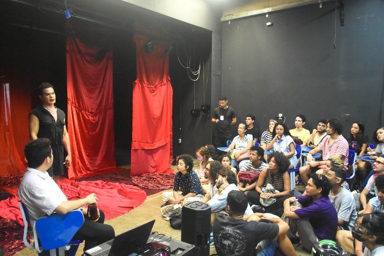 I Recortes: Evento do curso de Teatro reúne arte, palestra e performance no Centro de Ciências Humanas de São Luís