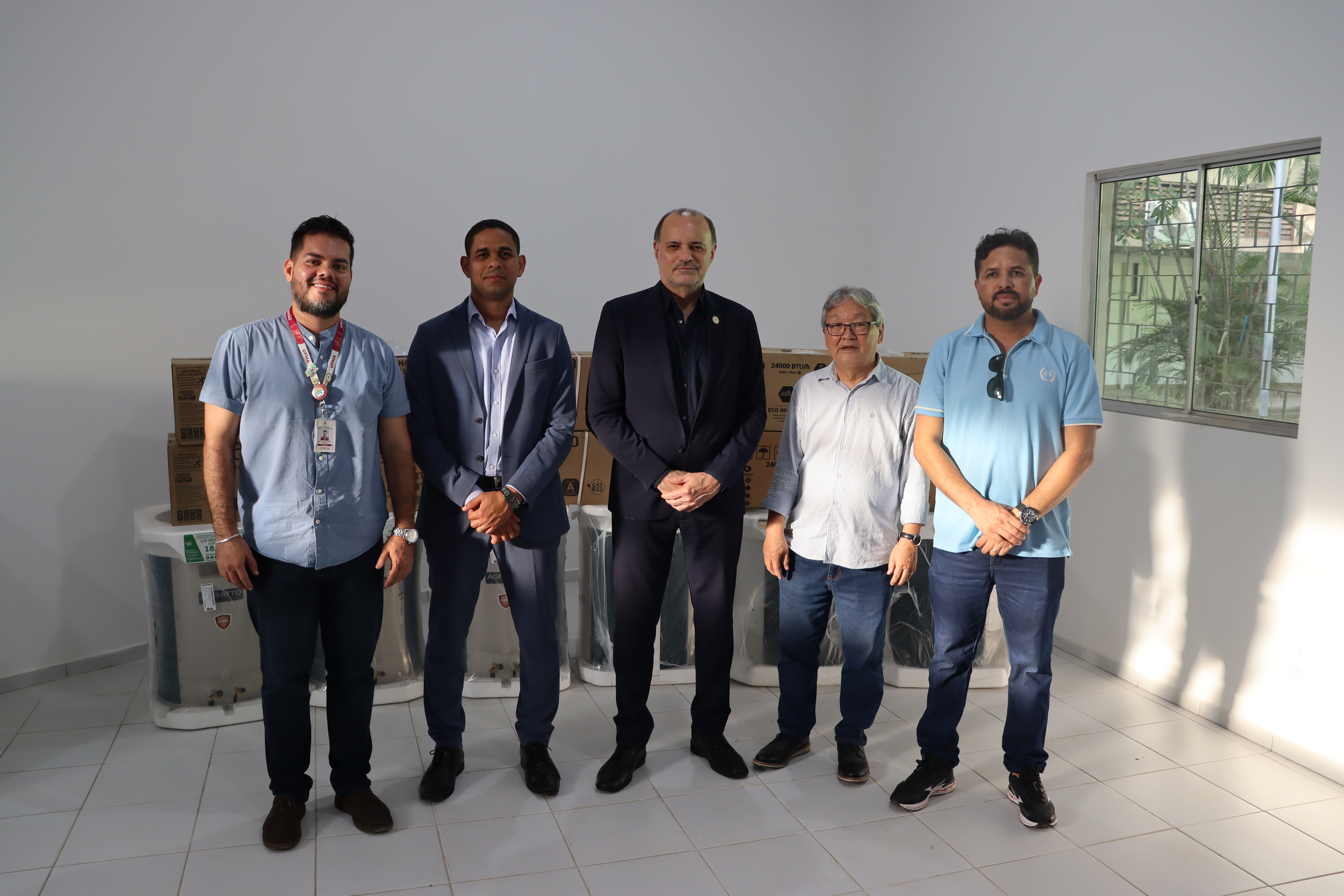 Investimento em climatização: UFMA entrega novos aparelhos de ar-condicionado ao CCET