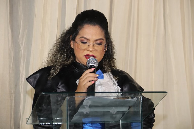 Ana Glizelda Oliveira.jpg
