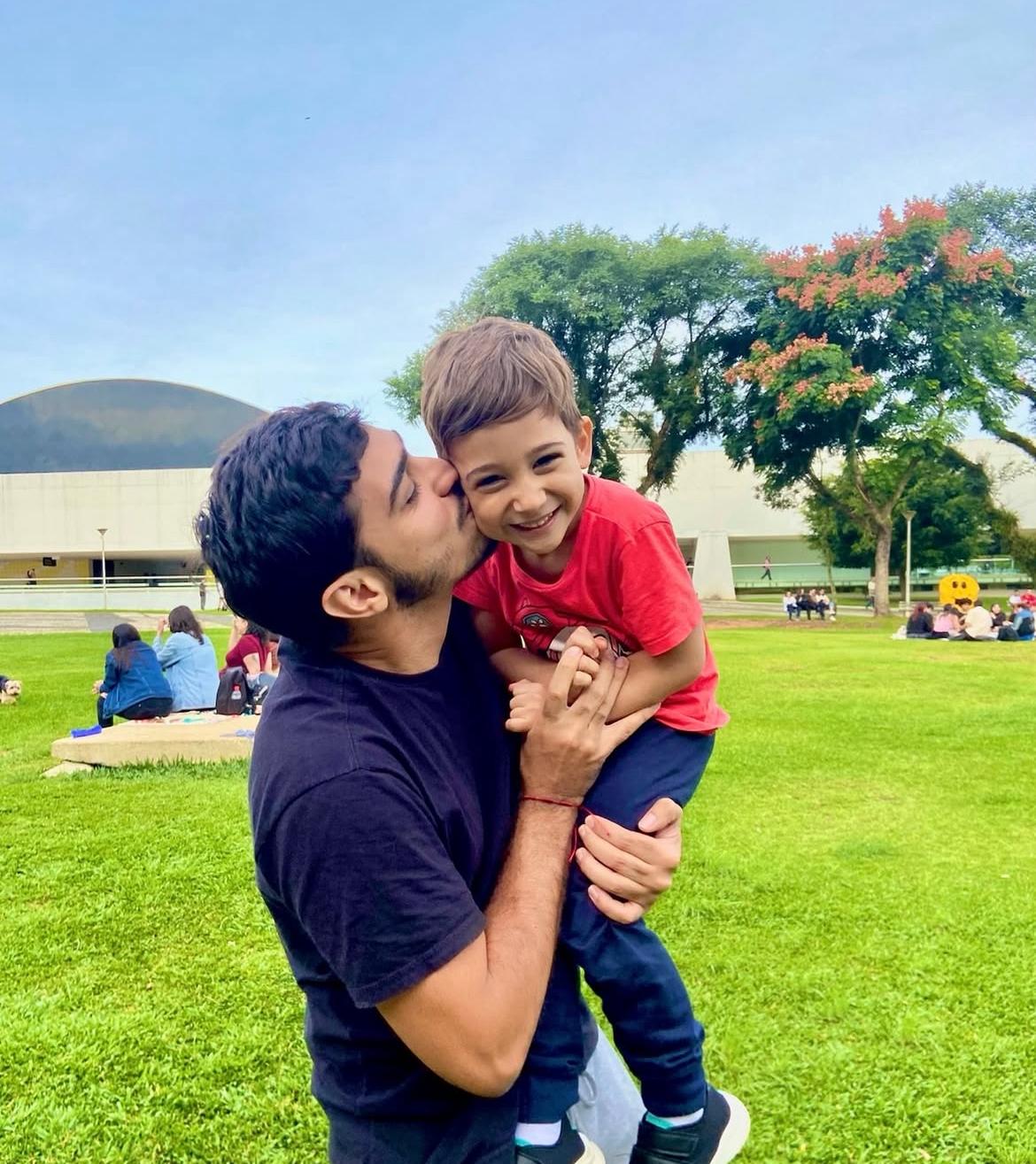 Neste dia dos pais, conheça a história de superação e amor de Cairo Yuri e Bento Avelino