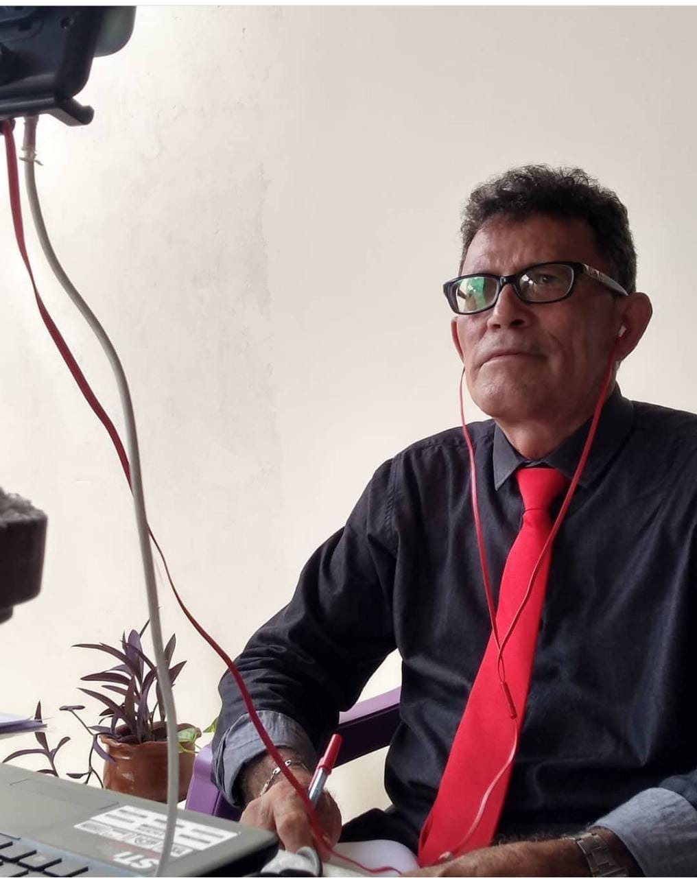 Edson Tavares Almeida da Silva, egresso do curso de História.jpeg