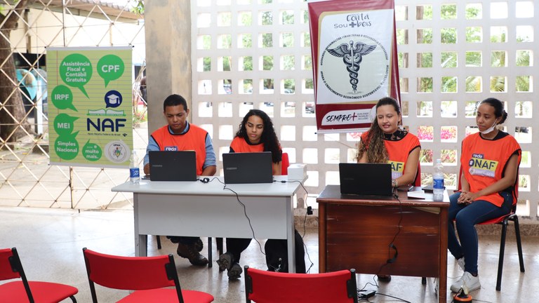 Núcleo de Apoio Fiscal e Contábil da UFMA orienta contribuintes sobre a declaração do IR 2025