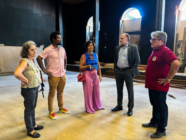 Obra do Teatro Tablado é vistoriada pelo reitor da UFMA e docentes do departamento de Artes Cênicas